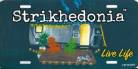 Strikhedonia Camper With Dog Metal License Plate